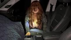 Madrastra tuvo sexo anal con su hijastro en la calle cerca del auto