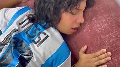 Invito a mi cuñada de 18 años a ver el partido de futbol y termina chupando y cabalgando mi verga hasta reventar mis bolas