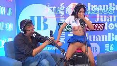 La pequeña colombiana morbosa mayraoficial se corre en la máquina sybian