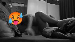 Jefe de mi esposo me visita en mi cuarto cuando mi marido no esta y me hace gemir bien rico